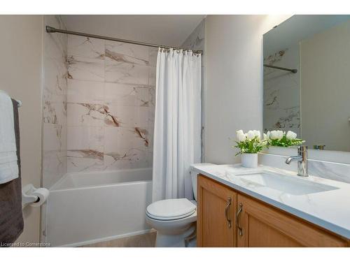 8 Dawn Ridge Drive, Kitchener, ON - Indoor Photo Showing Bathroom