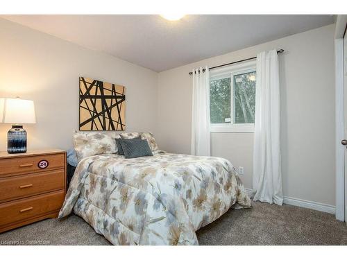 8 Dawn Ridge Drive, Kitchener, ON - Indoor Photo Showing Bedroom