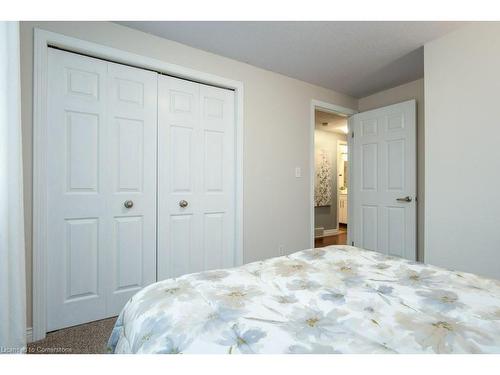 8 Dawn Ridge Drive, Kitchener, ON - Indoor Photo Showing Bedroom