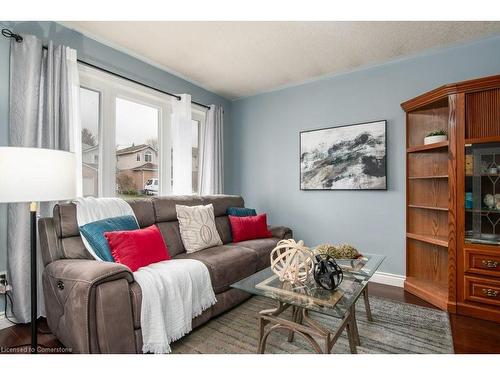 8 Dawn Ridge Drive, Kitchener, ON - Indoor Photo Showing Living Room