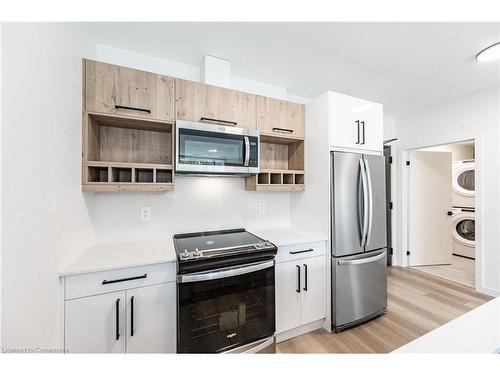 101-24 Union Street E, Waterloo, ON - Indoor Photo Showing Kitchen