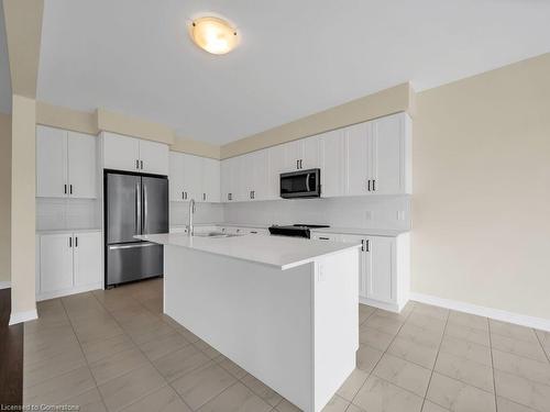 126 Broadacre Drive, Kitchener, ON - Indoor Photo Showing Kitchen