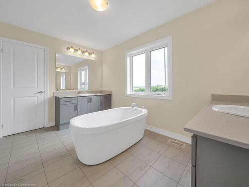 126 Broadacre Drive, Kitchener, ON - Indoor Photo Showing Bathroom