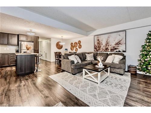 D-20 Sienna Street, Kitchener, ON - Indoor Photo Showing Living Room