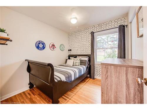 114 Rife Avenue, Cambridge, ON - Indoor Photo Showing Bedroom