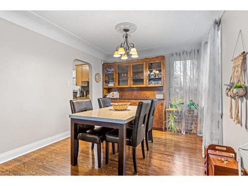 688 Ninth Avenue, Hamilton, ON - Indoor Photo Showing Dining Room