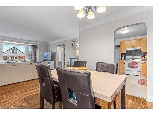 688 Ninth Avenue, Hamilton, ON - Indoor Photo Showing Dining Room