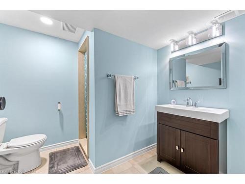 688 Ninth Avenue, Hamilton, ON - Indoor Photo Showing Bathroom