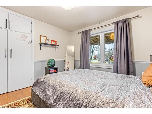 688 Ninth Avenue, Hamilton, ON - Indoor Photo Showing Bedroom