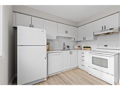 514 Mortimer Drive, Cambridge, ON - Indoor Photo Showing Kitchen