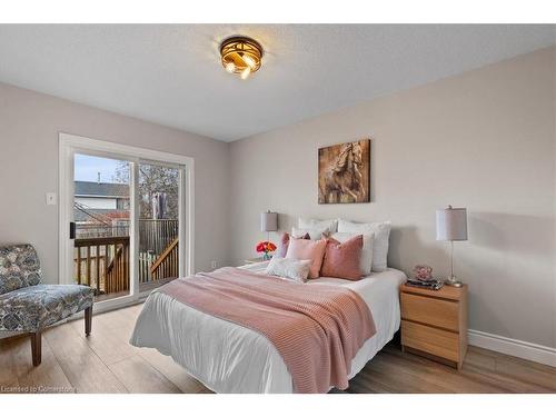 514 Mortimer Drive, Cambridge, ON - Indoor Photo Showing Bedroom