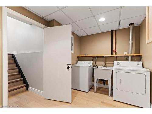 514 Mortimer Drive, Cambridge, ON - Indoor Photo Showing Laundry Room