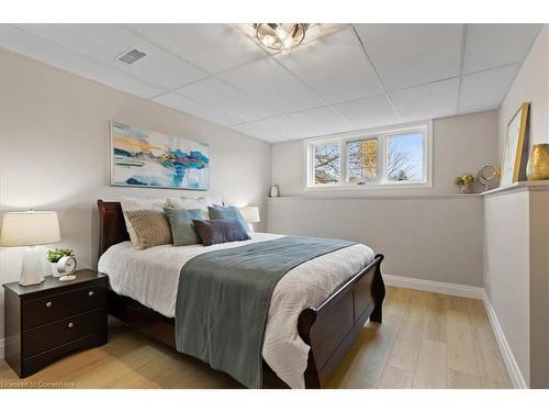 514 Mortimer Drive, Cambridge, ON - Indoor Photo Showing Bedroom