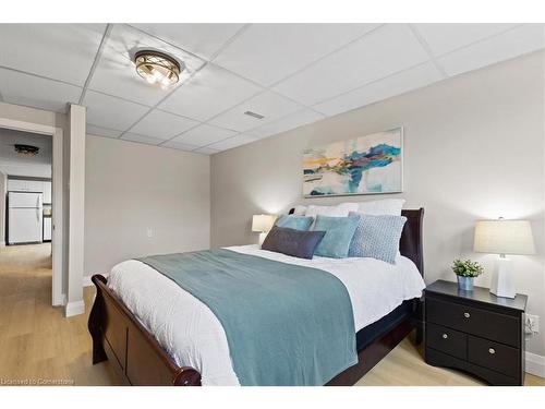 514 Mortimer Drive, Cambridge, ON - Indoor Photo Showing Bedroom