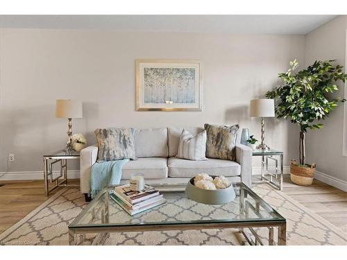 514 Mortimer Drive, Cambridge, ON - Indoor Photo Showing Living Room