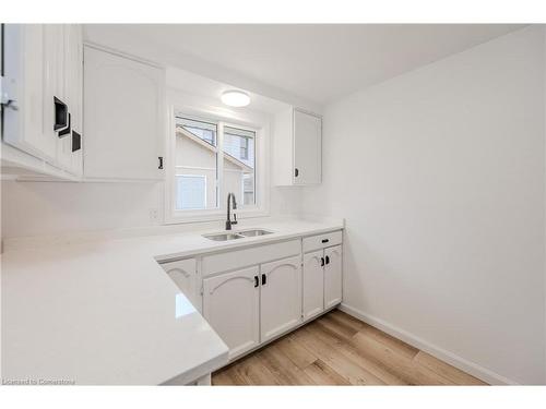 53 Oak Street, Cambridge, ON - Indoor Photo Showing Kitchen With Double Sink