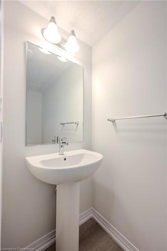 C142-584 Benninger Drive, Kitchener, ON - Indoor Photo Showing Bathroom