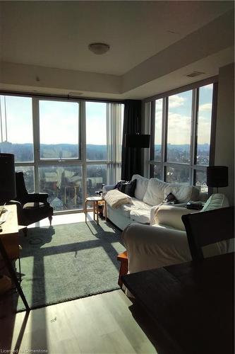 1208-60 Charles Street W, Kitchener, ON - Indoor Photo Showing Living Room