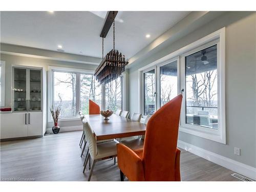 111 Grand Ridge Drive, Cambridge, ON - Indoor Photo Showing Dining Room