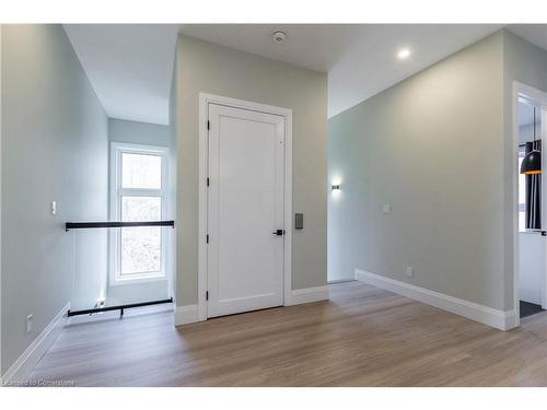 111 Grand Ridge Drive, Cambridge, ON - Indoor Photo Showing Other Room