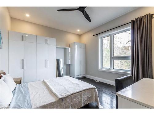 111 Grand Ridge Drive, Cambridge, ON - Indoor Photo Showing Bedroom