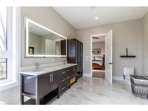 111 Grand Ridge Drive, Cambridge, ON - Indoor Photo Showing Bathroom