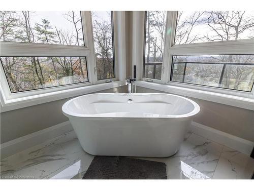 111 Grand Ridge Drive, Cambridge, ON - Indoor Photo Showing Bathroom