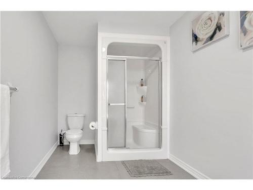 48 Isaiah Drive, Kitchener, ON - Indoor Photo Showing Bathroom