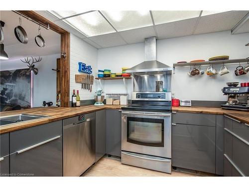 205-10 Ellen Street E, Kitchener, ON - Indoor Photo Showing Kitchen