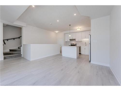 A011-142 Foamflower Place, Waterloo, ON - Indoor Photo Showing Kitchen