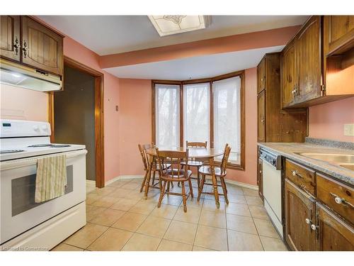 24 Margaret Avenue, Grimsby, ON - Indoor Photo Showing Kitchen