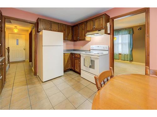 24 Margaret Avenue, Grimsby, ON - Indoor Photo Showing Kitchen