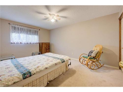 24 Margaret Avenue, Grimsby, ON - Indoor Photo Showing Bedroom