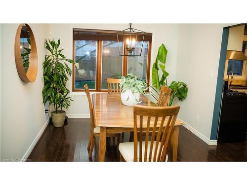 663 Springbank Avenue N, Woodstock, ON - Indoor Photo Showing Dining Room