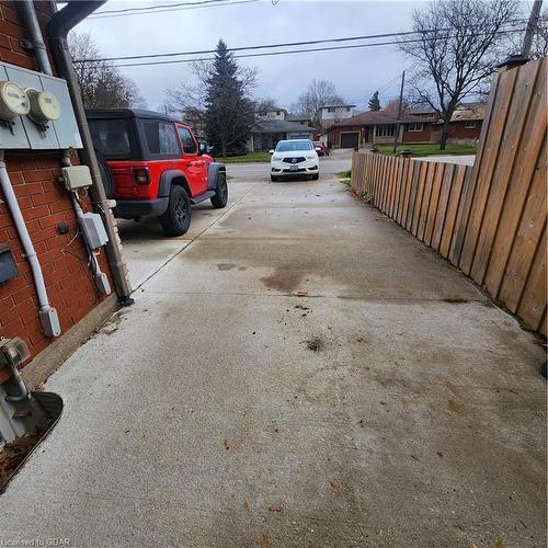 Bsmt-338 Victoria Road N, Guelph, ON - Outdoor