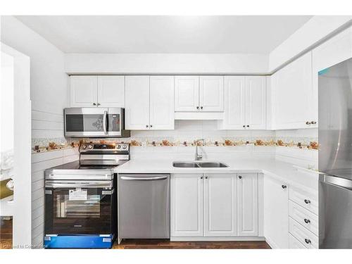 43-400 Wilson Avenue, Kitchener, ON - Indoor Photo Showing Kitchen With Double Sink