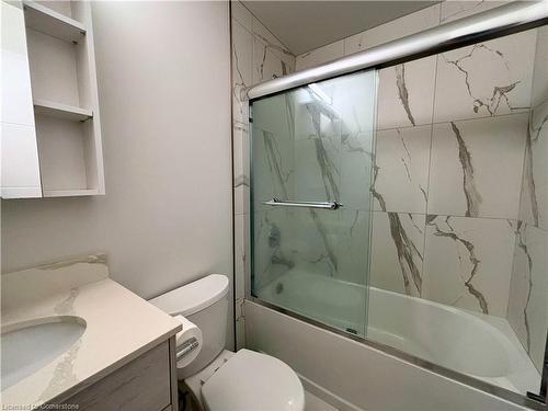 907-60 Frederick Street, Kitchener, ON - Indoor Photo Showing Bathroom