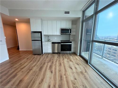 907-60 Frederick Street, Kitchener, ON - Indoor Photo Showing Kitchen