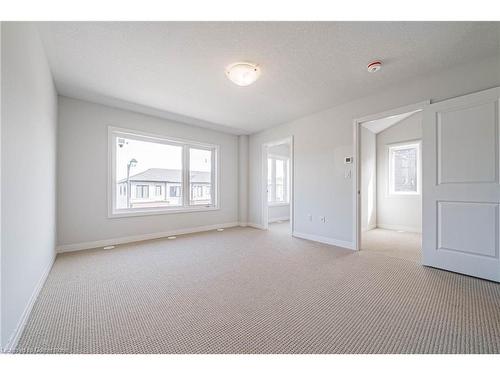 60-155 Equestrian Way, Cambridge, ON - Indoor Photo Showing Other Room