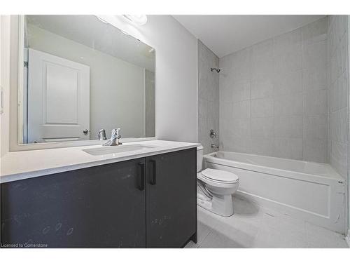 4-155 Equestrian Way, Cambridge, ON - Indoor Photo Showing Bathroom