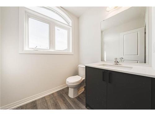 4-155 Equestrian Way, Cambridge, ON - Indoor Photo Showing Bathroom