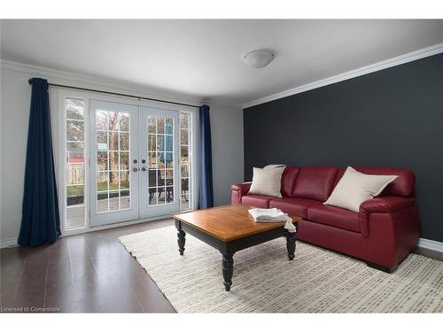 22 Fairmount Road, Kitchener, ON - Indoor Photo Showing Living Room