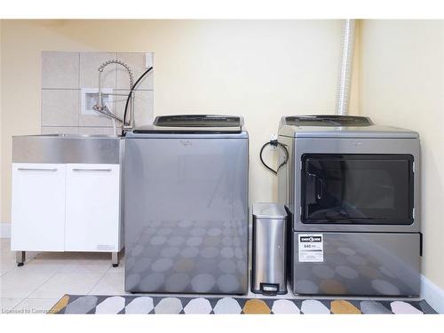 22 Fairmount Road, Kitchener, ON - Indoor Photo Showing Laundry Room