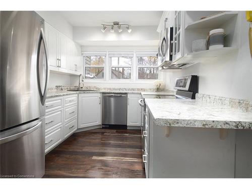 22 Fairmount Road, Kitchener, ON - Indoor Photo Showing Kitchen With Upgraded Kitchen