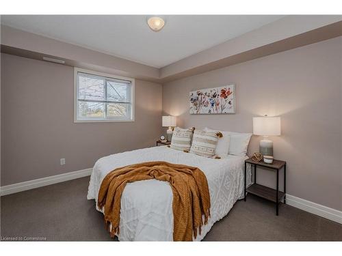 302-1522 King Street E, Kitchener, ON - Indoor Photo Showing Bedroom