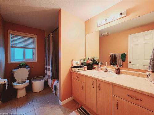 347 Oprington Place, Kitchener, ON - Indoor Photo Showing Bathroom