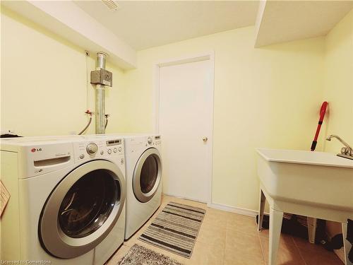 347 Oprington Place, Kitchener, ON - Indoor Photo Showing Laundry Room