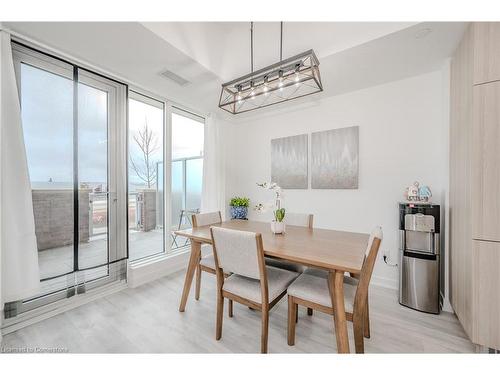 Th104-220 Missinnihe Way, Mississauga, ON - Indoor Photo Showing Dining Room