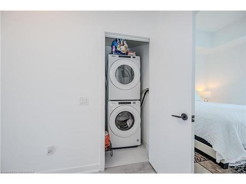 Th104-220 Missinnihe Way, Mississauga, ON - Indoor Photo Showing Laundry Room