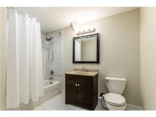 310 Dearborn Boulevard, Waterloo, ON - Indoor Photo Showing Bathroom